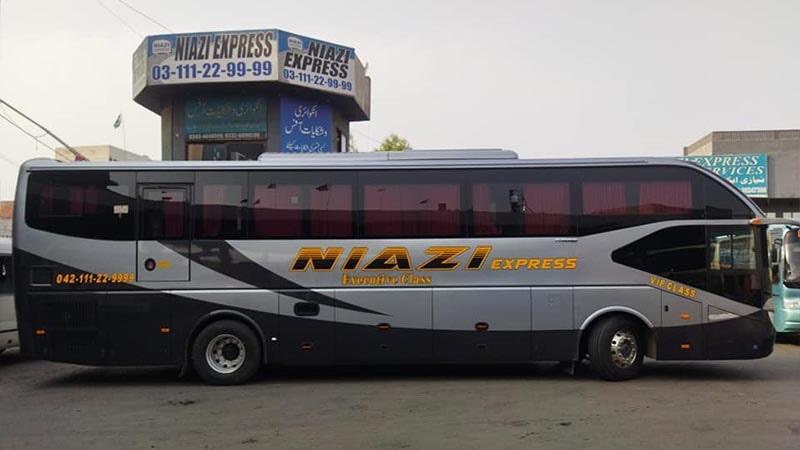 Niazi Express Bus at Niazi Adda Lahore